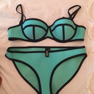 TRIANGL BIKINI SET WORN ONCE