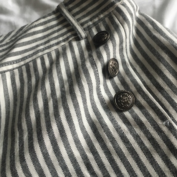 High Waisted white and grey striped shorts - Picture 2 of 4