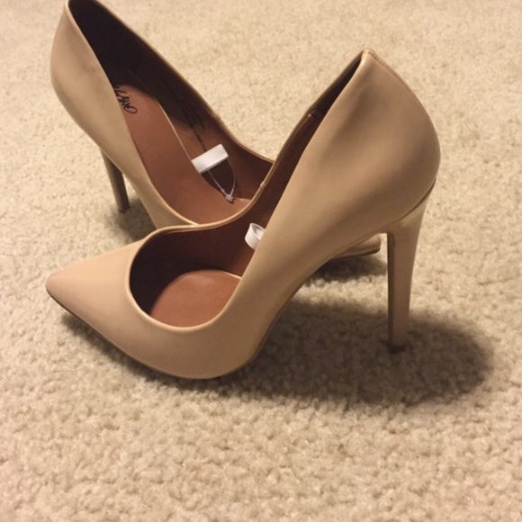 Mossimo Supply Co. Shoes - Mossimo (target) brand NUDE heels. Size 7.5 Mossimo Supply Co. Shoes - Mossimo (target) brand NUDE heels. Size 7.5
