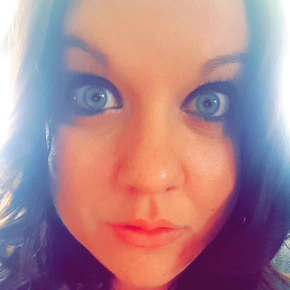 Meet your Posher, Amy - Picture 1 of 1