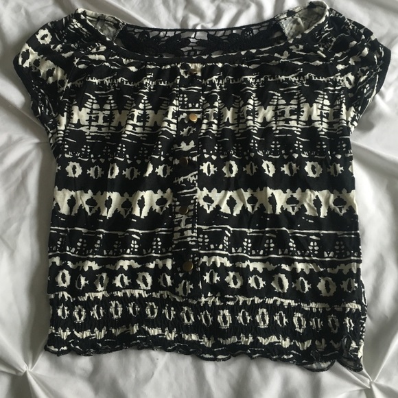 Black and white crop top - Picture 2 of 4