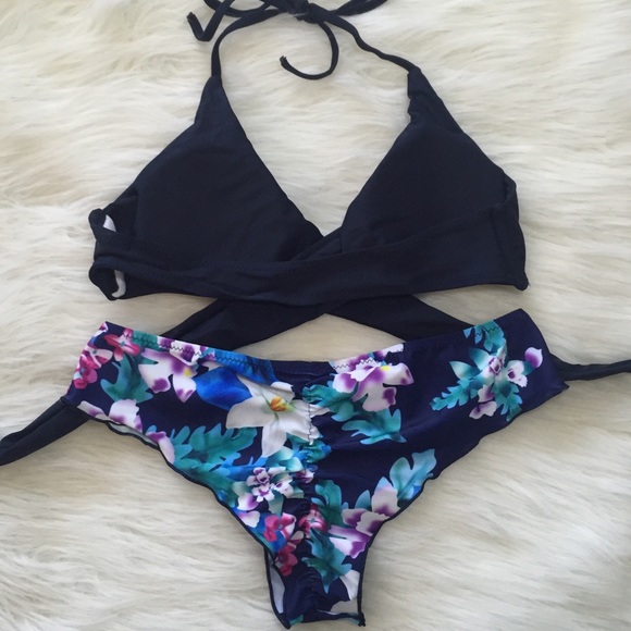 SOLD black strappy bandage and cheeky floral bikin - Picture 2 of 4