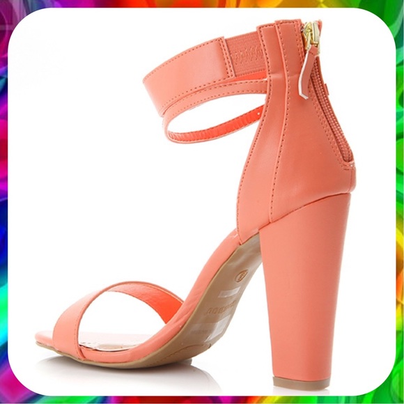 New BAMBOO Melon Pink Double Strap Sandal Heels - Picture 2 of 3