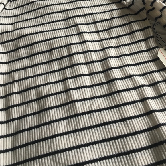 Cream and black knit top - Picture 2 of 3