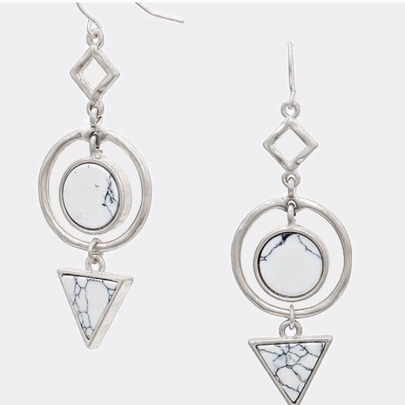 💃🏼SALE💃🏼HowlIte Stone Metal Earrings