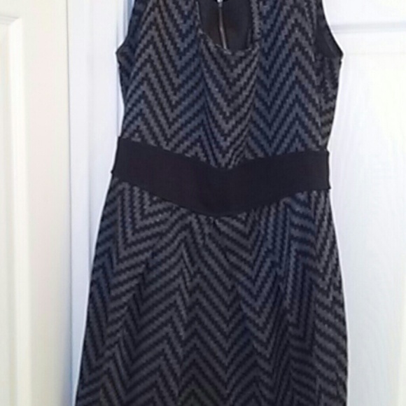 Ladies dress - Picture 1 of 2