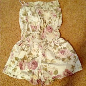 Romper never worn