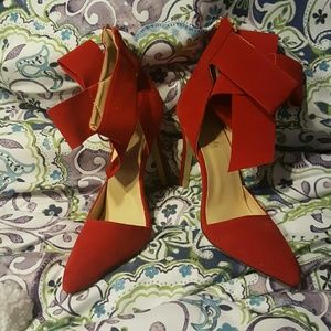 Bow Heels NWOT