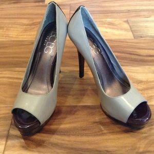 BCBG Paris heels