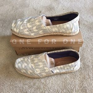 Whisper Canvas Sashiko Women's Classics Toms