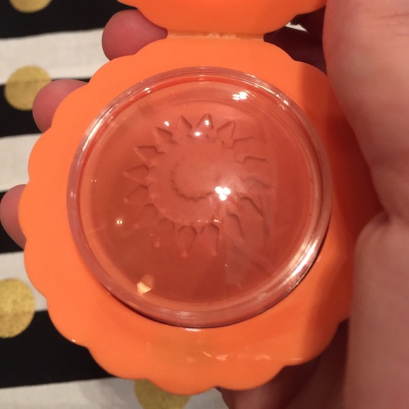 Majorette cream blush!!