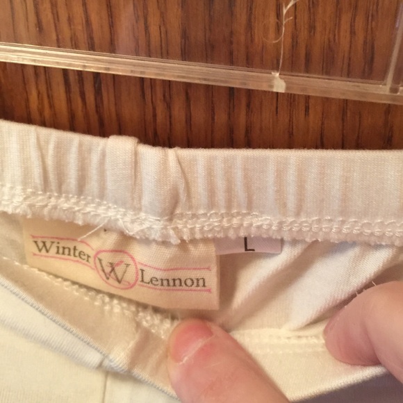 Lace bottom shorts - Picture 3 of 3