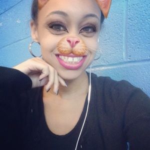 Meet your Posher, Noelani