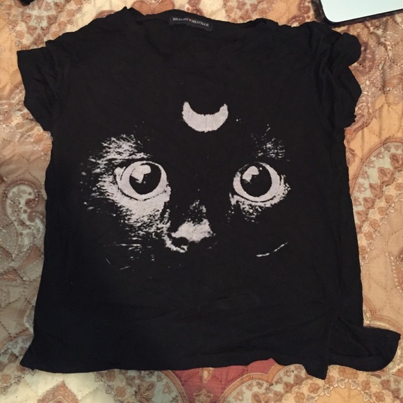 Brandy Melville cat eye crop top