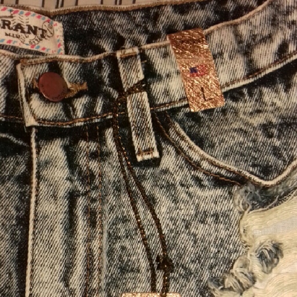 High waist shorts - Picture 2 of 2