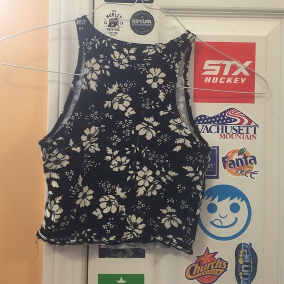 summer tank crop top - Picture 3 of 3