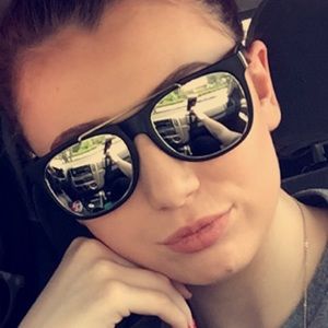 Meet your Posher, Allison