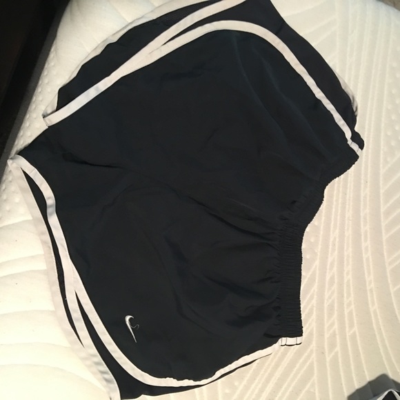 Medium DARK BLUE nike shorts