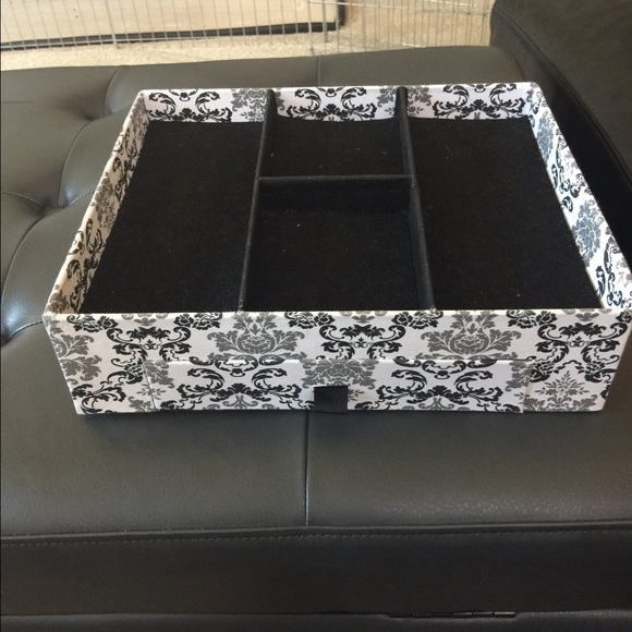 Jewelry organizer