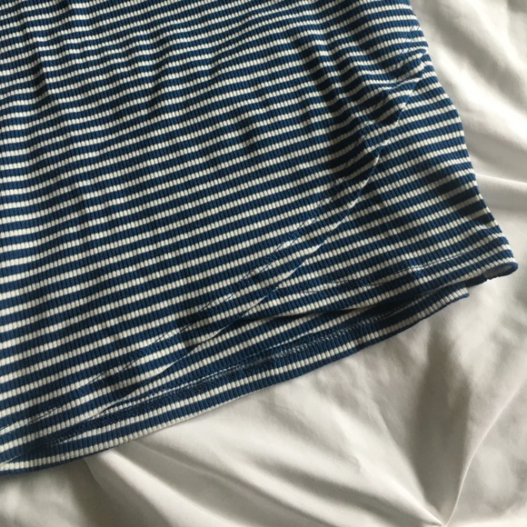 High neck crop top! - Picture 2 of 3