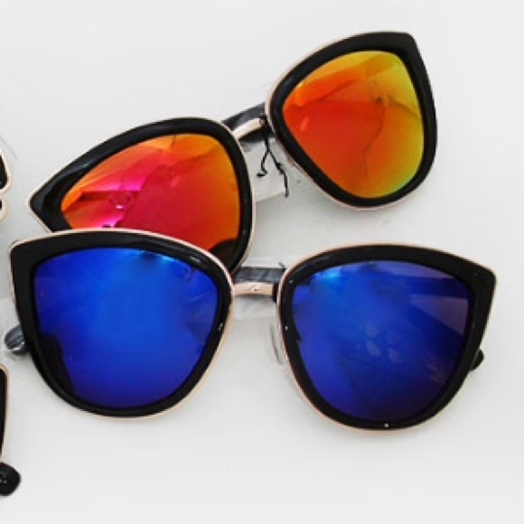 Cat eye sunnies - Picture 2 of 2