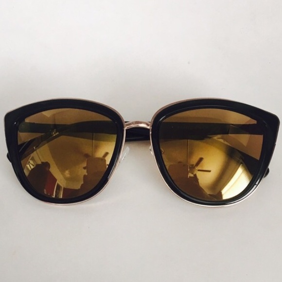 Cat eye sunnies