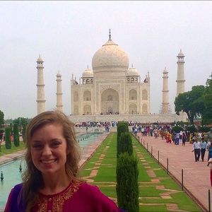 Meet your Posher, Emily