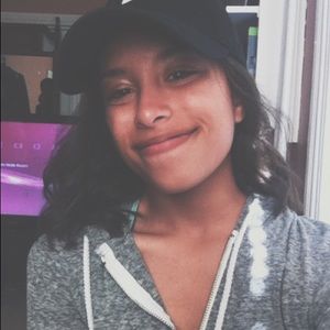 Meet your Posher, Elana