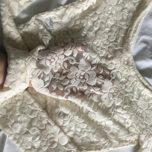 Lace crop top - Picture 3 of 3