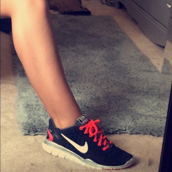 Nike Free Fit 2, sz 8!๐ - Picture 3 of 3