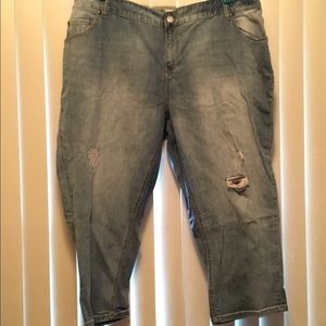Size 28 distressed capris