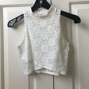 FLASH SALE 🔥🙀Hollister Lace Halter Crop Top