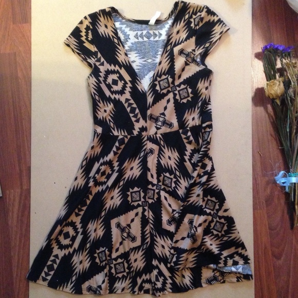 Black & Tan Aztec Dress - Picture 2 of 4
