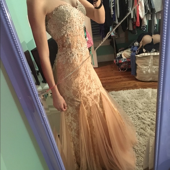 Dave and Johnny beautiful prom dress