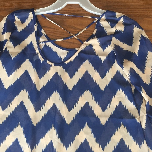 Blouse - Picture 2 of 3