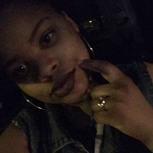 Meet your Posher, Brenda