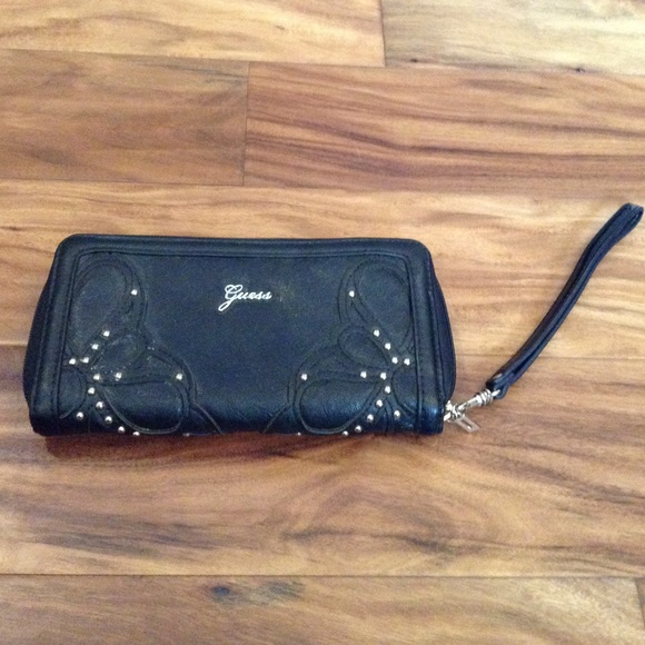 Guess Wristlet