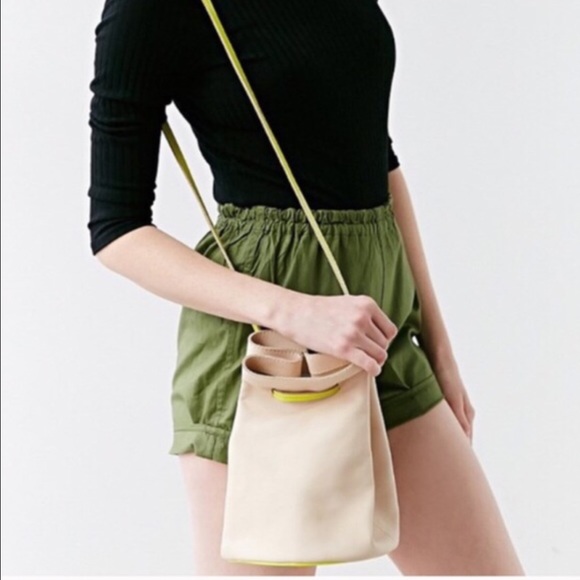 ❗️SOLD Urban Outfitters Leather Bucket Bag! - Picture 2 of 3