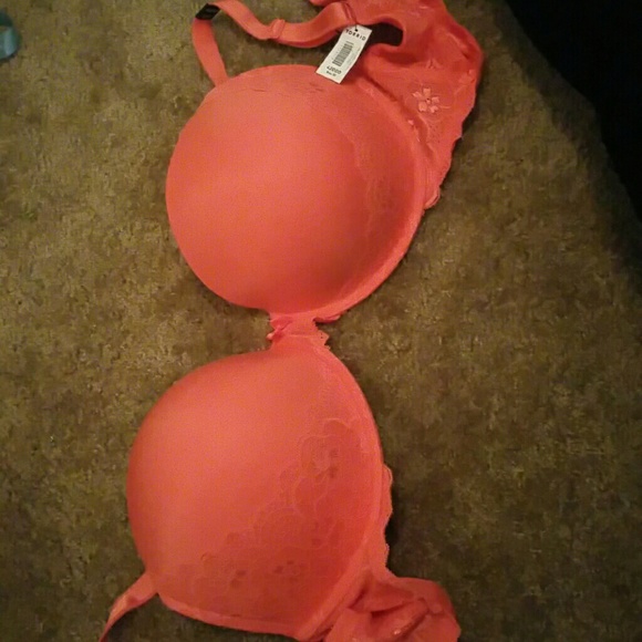 *BRAND NEW*  PLUS SIZE Lace Bra 42DDD
