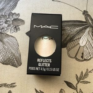 Mac  authentic pigment glitter
