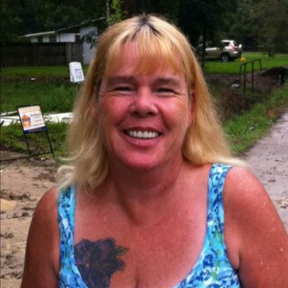 Meet your Posher, Elizabeth - Picture 2 of 2