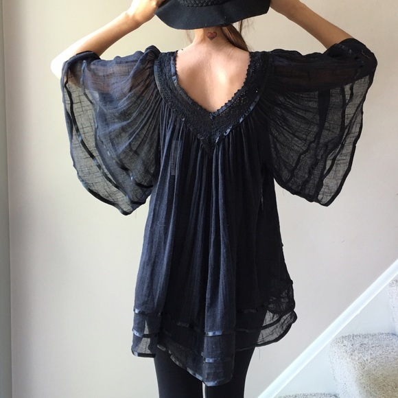 Bohemian Bell Sleeve Lace Blouse - Picture 2 of 3