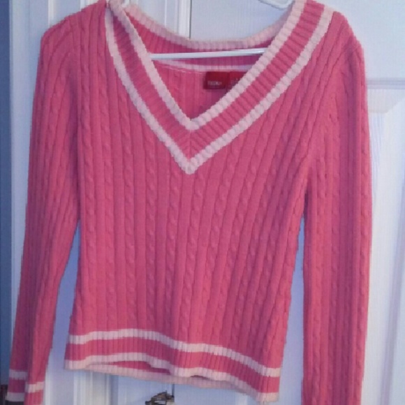 Bundle of 3 sweaters. - Picture 2 of 3