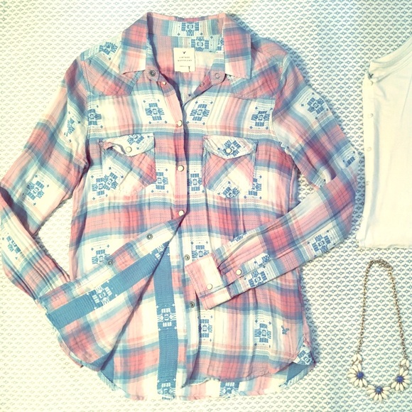 American Eagle Outfitters Tops - AE Vintage Boyfriend Button Up