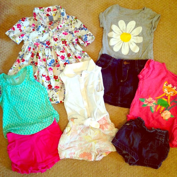 Lot of 18-24mo summer girl outfits shorts tops