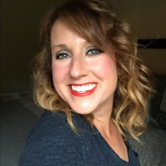 Meet your Posher, Jessica - Picture 4 of 4