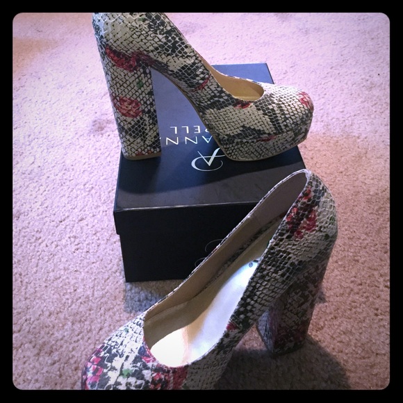 Snake Pattern Close Toed Pump (Worn twice)