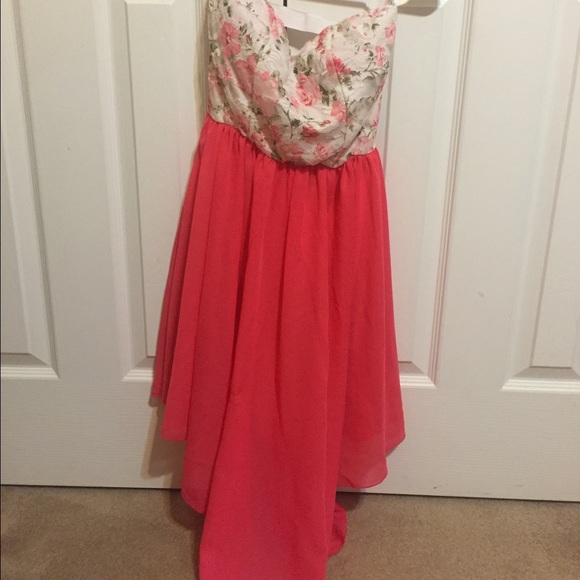 Gorgeous hi-low dress - Picture 2 of 3