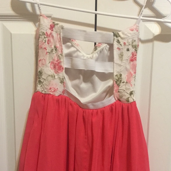 Gorgeous hi-low dress - Picture 3 of 3