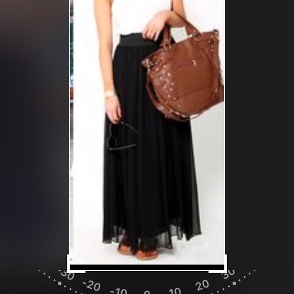 🛑🛑SOLD🛑🛑Ladies fashion black cute maxi skirt. - Picture 2 of 4